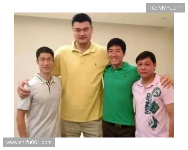 球迷们齐聚一堂深情致敬姚明感恩他的篮球传奇与无私奉献
